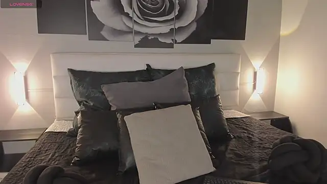 sofi bakerr online show from November 4, 2025, 11:36 am