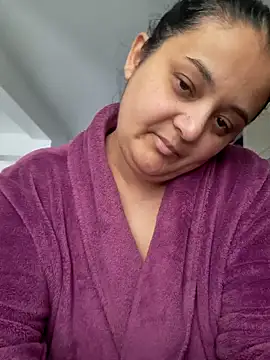 sarahhh1987 online show from January 9, 2026, 8:32 am