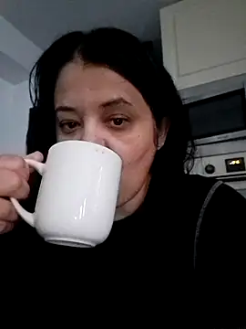 sarahhh1987 online show from February 27, 2026, 6:24 am