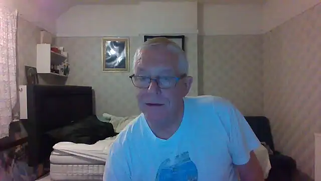 Snapshot of shaun63m chatting on September 27, 2025, 1:23 am shaun63m online show from September 27, 2025, 1:23 am