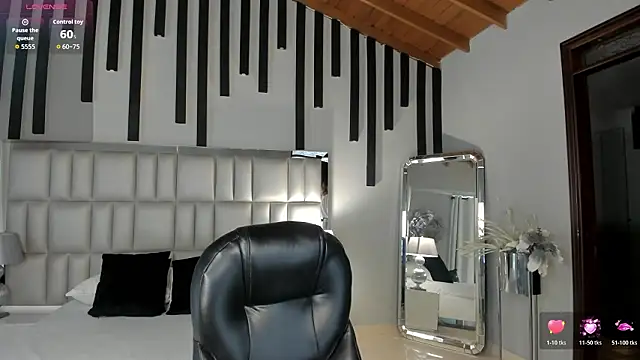 ViolettHansson online show from February 19, 2026, 6:27 pm