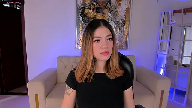 Snapshot of ViolettHansson chatting on March 18, 2025, 7:22 pm ViolettHansson online show from March 18, 2025, 7:22 pm