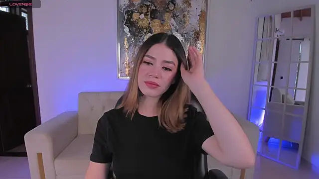Snapshot of ViolettHansson chatting on March 19, 2025, 6:12 pm ViolettHansson online show from March 19, 2025, 6:12 pm
