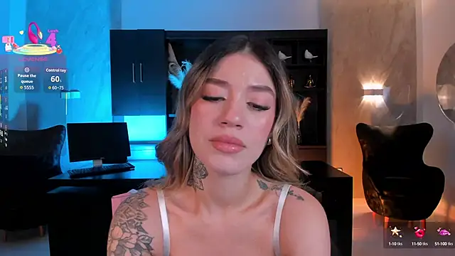 Snapshot of ViolettHansson chatting on October 1, 2025, 6:34 pm ViolettHansson online show from October 1, 2025, 6:34 pm