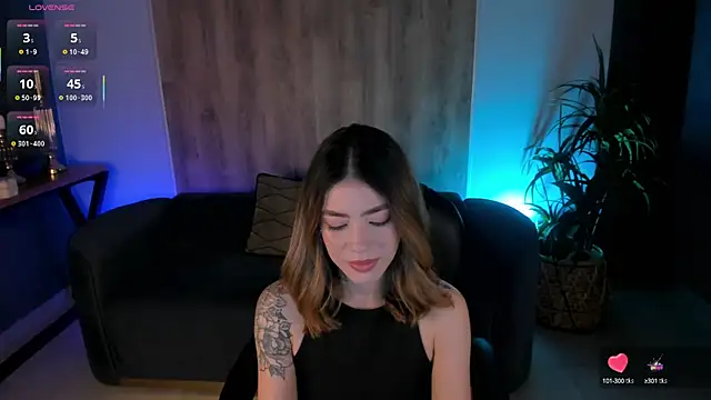 Snapshot of ViolettHansson chatting on March 12, 2025, 10:28 pm ViolettHansson online show from March 12, 2025, 10:28 pm