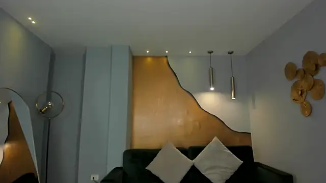 Snapshot of AliceHarper_ chatting on October 17, 2025, 6:21 pm AliceHarper online show from October 17, 2025, 6:21 pm