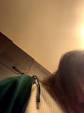 Snapshot of holyeroticss chatting on November 7, 2025, 2:27 am holyeroticss online show from November 7, 2025, 2:27 am