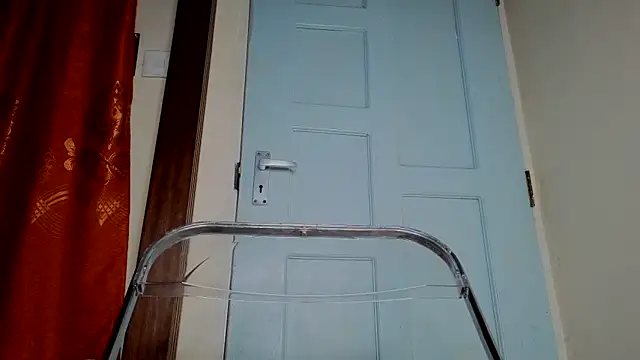 Snapshot of zonroe_the_big chatting on October 21, 2025, 3:55 pm zonroe the big online show from October 21, 2025, 3:55 pm