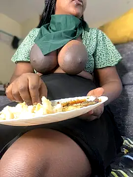 Snapshot of zonroe_the_big chatting on November 19, 2025, 7:41 am zonroe the big online show from November 19, 2025, 7:41 am