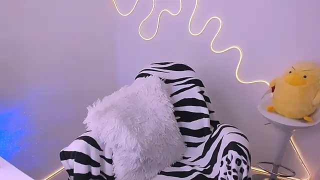 Snapshot of Johanna6 chatting on March 13, 2025, 2:16 am Johanna6 online show from March 13, 2025, 2:16 am