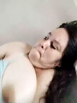 Snapshot of lunanataly chatting on November 13, 2025, 8:46 pm lunanataly online show from November 13, 2025, 8:46 pm