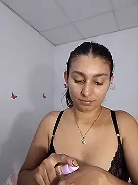 Snapshot of Alyson0001 chatting on November 11, 2025, 6:58 pm Alyson0001 online show from November 11, 2025, 6:58 pm