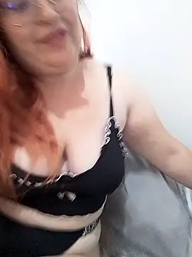 Snapshot of carol_m0 chatting on December 3, 2025, 6:40 pm carol m0 online show from December 3, 2025, 6:40 pm