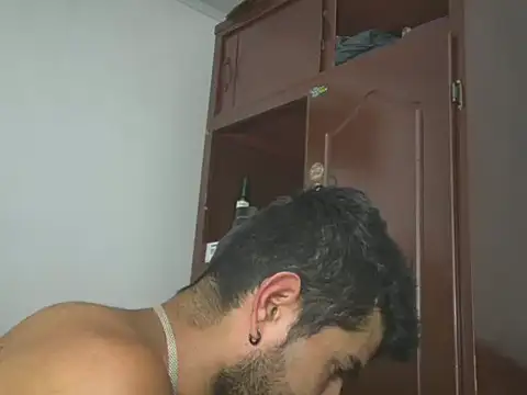 hideonbush051 online show from March 6, 2026, 12:44 pm