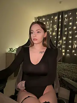  MayShy  online show from December 22, 2024, 8:25 pm