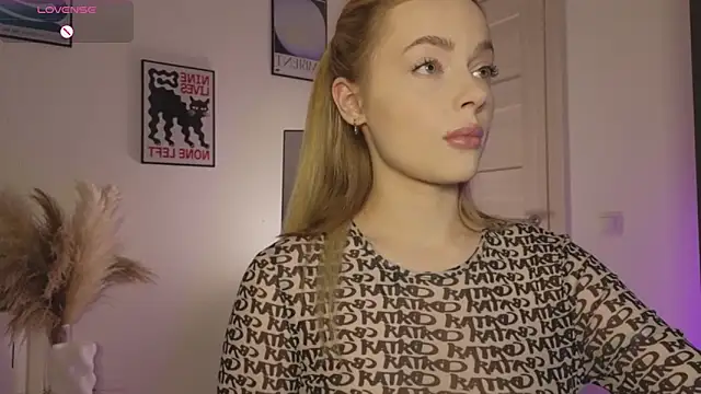  MayShy  online show from March 21, 2025, 4:51 pm