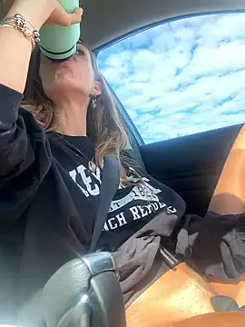 jungleangel online show from October 18, 2025, 6:43 pm