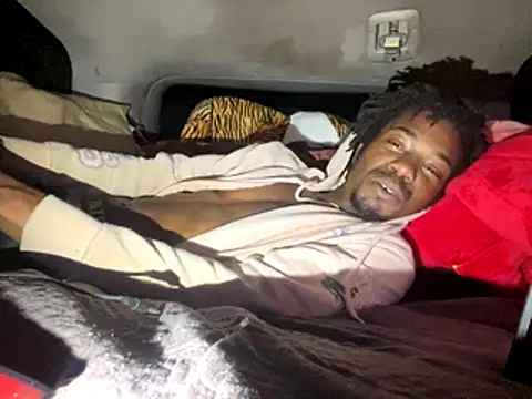 SlimeCrownzOut5 online show from October 25, 2025, 4:33 am