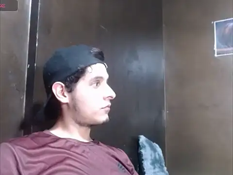 Snapshot of blackwolf_whitebee chatting on October 28, 2025, 3:29 am blackwolf whitebee online show from October 28, 2025, 3:29 am