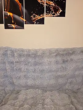 NoraDevot online show from November 28, 2025, 9:09 am