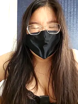 Snapshot of Kara-Nuna chatting on December 14, 2025, 4:18 am Kara-Nuna online show from December 14, 2025, 4:18 am