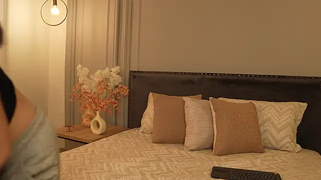 IrisBaker online show from March 28, 2026, 12:11 am