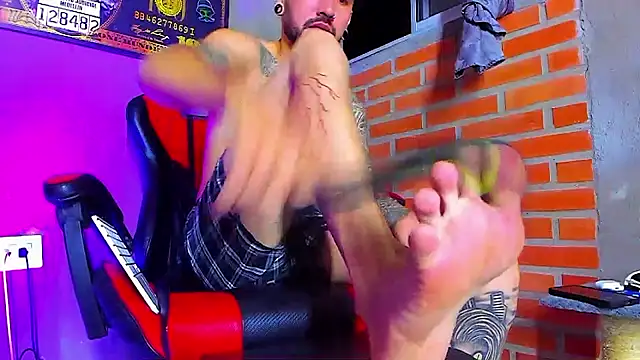 smoker445 online show from November 23, 2025, 2:32 am