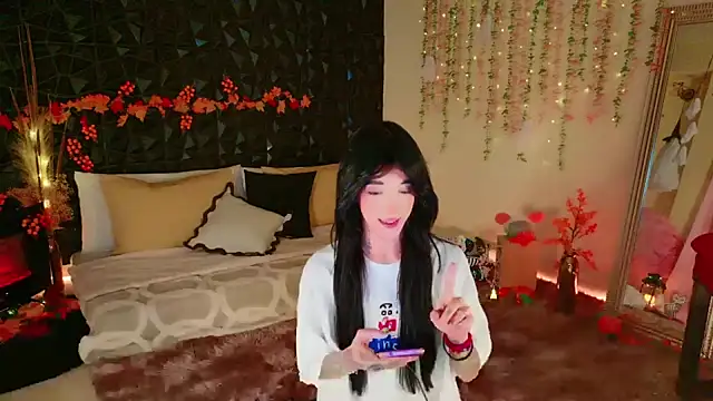 Snapshot of Finibondi chatting on November 10, 2025, 6:40 am Finibondi online show from November 10, 2025, 6:40 am