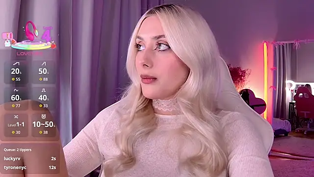 LoryWood online show from April 17, 2026, 2:53 pm