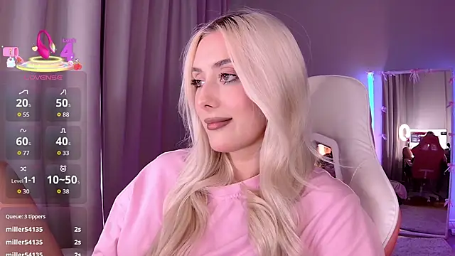 LoryWood online show from April 10, 2026, 2:46 pm