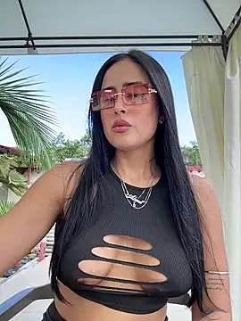 Snapshot of Alexandra_duque chatting on November 1, 2025, 8:36 pm Alexandra duque online show from November 1, 2025, 8:36 pm