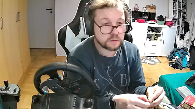 larsgessner30 online show from October 27, 2025, 3:46 pm