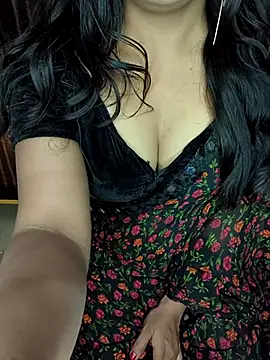 Snapshot of Tanvi-patil chatting on February 16, 2025, 5:04 pm Tanvi-patil online show from February 16, 2025, 5:04 pm