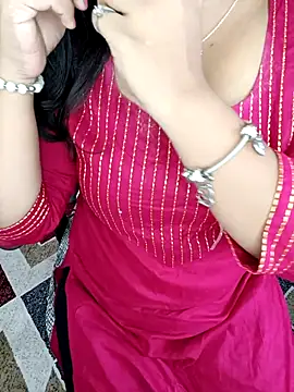 Snapshot of Tanvi-patil chatting on July 13, 2026, 7:18 am Tanvi-patil online show from July 13, 2026, 7:18 am