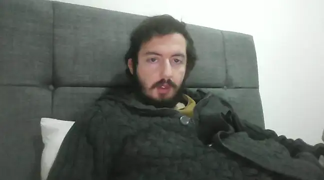 Snapshot of laynufff chatting on March 22, 2025, 7:20 pm laynufff online show from March 22, 2025, 7:20 pm