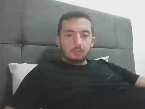 Snapshot of laynufff chatting on October 7, 2025, 5:14 pm laynufff online show from October 7, 2025, 5:14 pm