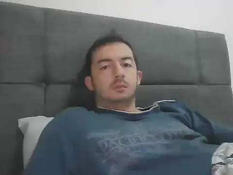 Snapshot of laynufff chatting on December 16, 2025, 5:22 am laynufff online show from December 16, 2025, 5:22 am