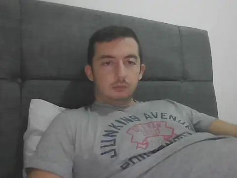 Snapshot of laynufff chatting on October 15, 2025, 6:49 pm laynufff online show from October 15, 2025, 6:49 pm