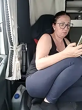 cuplubijoanna online show from March 28, 2026, 8:26 am