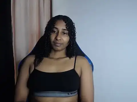 Snapshot of yohatinelly07 chatting on June 6, 2026, 10:04 pm yohatinelly07 online show from June 6, 2026, 10:04 pm
