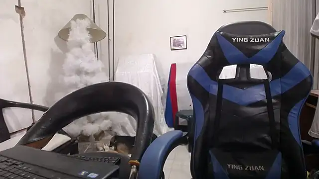 Snapshot of yohatinelly07 chatting on November 27, 2025, 7:58 pm yohatinelly07 online show from November 27, 2025, 7:58 pm