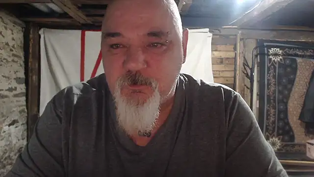 Newfiesausage1972 online show from January 9, 2026, 12:01 pm