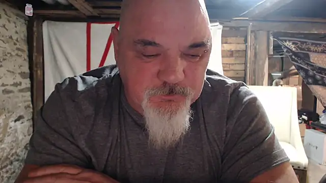 Newfiesausage1972 online show from February 15, 2026, 11:47 pm