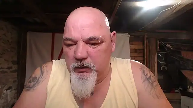 Newfiesausage1972 online show from March 18, 2026, 9:48 pm