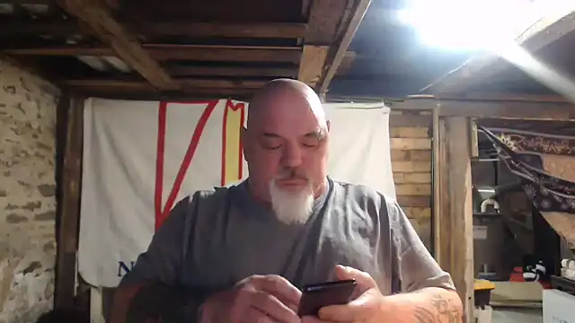 Newfiesausage1972 online show from March 20, 2026, 11:33 am