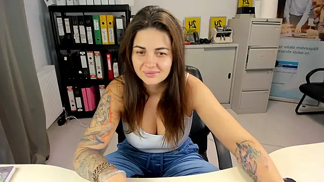 Snapshot of TiffanySweet chatting on October 6, 2025, 5:13 pm TiffanySweet online show from October 6, 2025, 5:13 pm