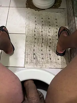 julio9679 online show from February 10, 2026, 1:32 pm