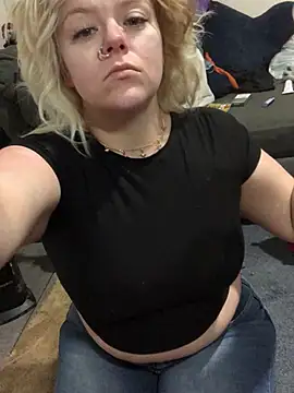 Snapshot of blndpolkadot chatting on March 8, 2025, 12:55 am blndpolkadot online show from March 8, 2025, 12:55 am