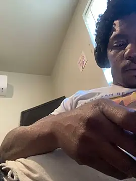 Snapshot of gaimov3r2024 chatting on November 5, 2025, 9:40 pm gaimov3r2024 online show from November 5, 2025, 9:40 pm