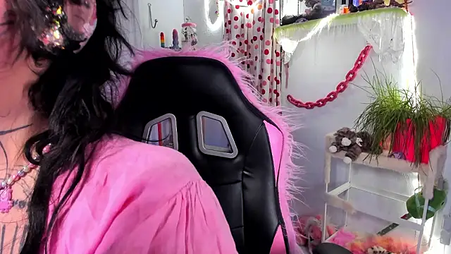 lady sontse  online show from March 9, 2026, 8:34 pm